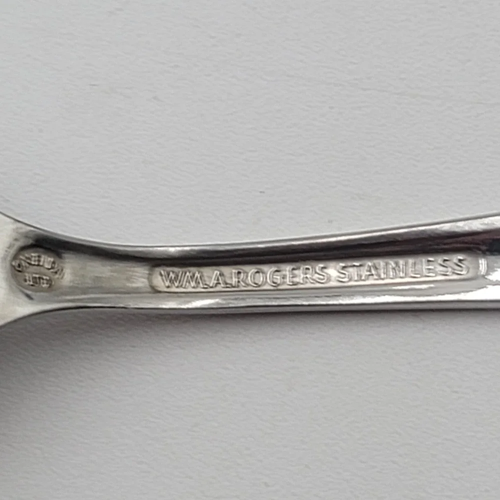 17pc Wm A Rogers Oneida Sweet Briar Stainless Flatware Rose Floral Silverware